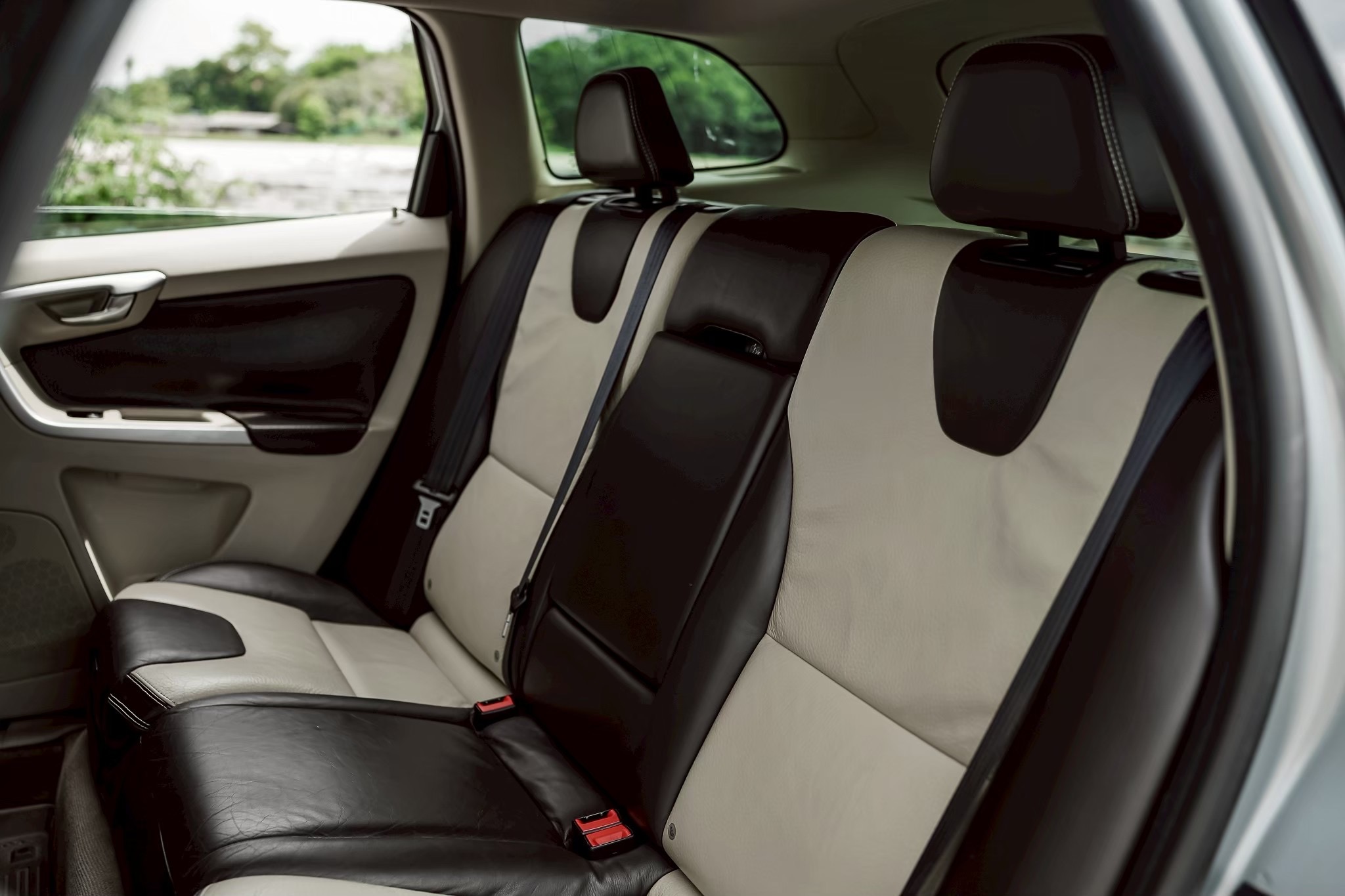 Volvo XC60 2.0 D3 ปี 2012