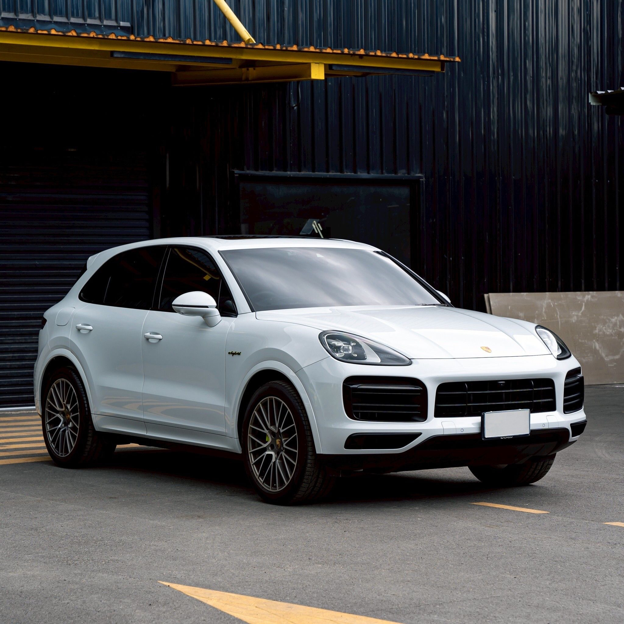 Porsche Cayenne E-Hybrid Platinum Edition ปี 2022