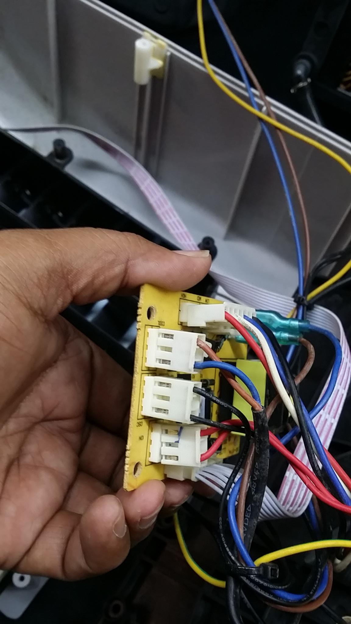 ซ่อมพัดลมไอเย็น ยี่ห้อ CLARTE รุ่น CT22AC อาการเครื่องซ๊อตเปิดไม่ติด