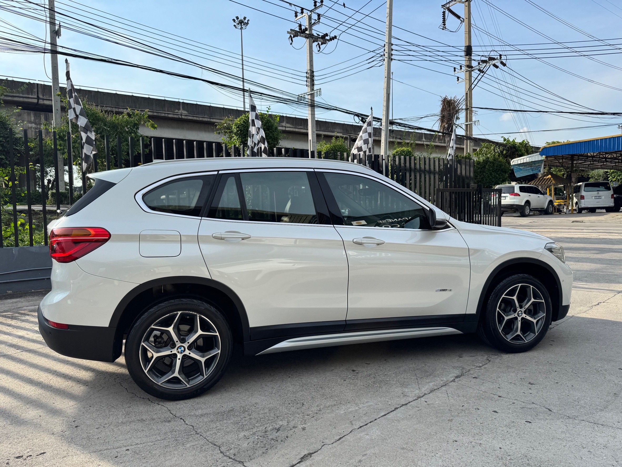 BMW X1 S Drive 1.8 i XLine สีขาว ปี2017
