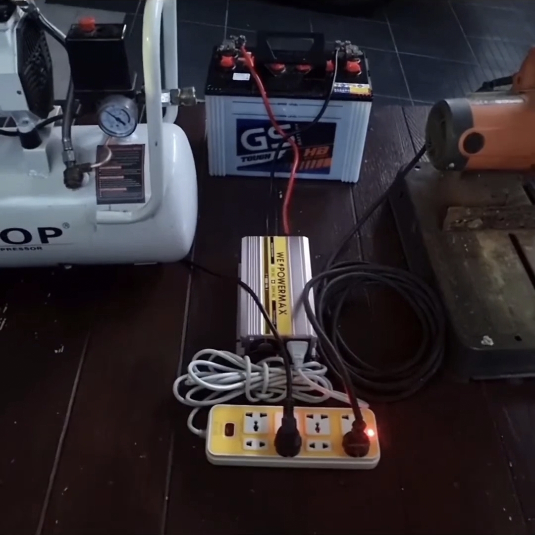 ตัวแปลงไฟ 12V เป็นไฟบ้าน 220V ขนาด 3,000W ยี่ห้อ WE POWER MAX