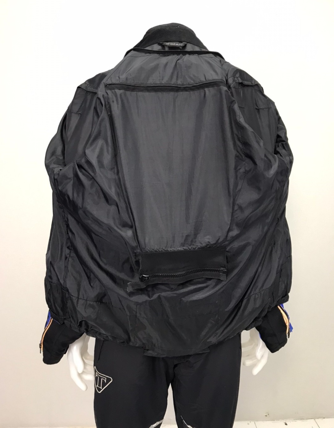 เสื้อขี่มอเตอร์ไซด์( มือสอง) RCT 957 อก 50" ยาว 28" ยี่ห้อ**HeinGericke**