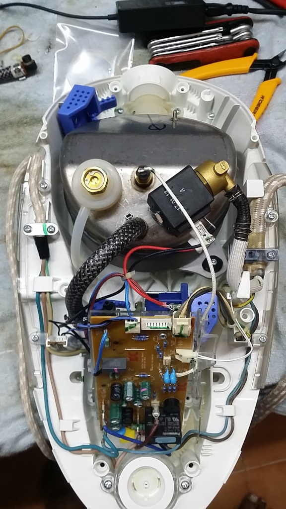 ซ่อมเตารีดไอน้ำ ยี่ห้อ PHILIPS รุ่น GC9642 อาการไฟแสดงสถานะ Easy De-Calc กระพริบเครื่องไม่ทำงาน