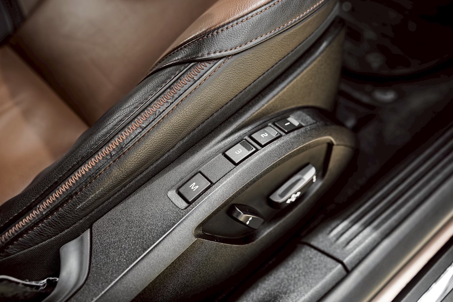 Volvo V40 Cross Country 2.0 T5 ปี 2014