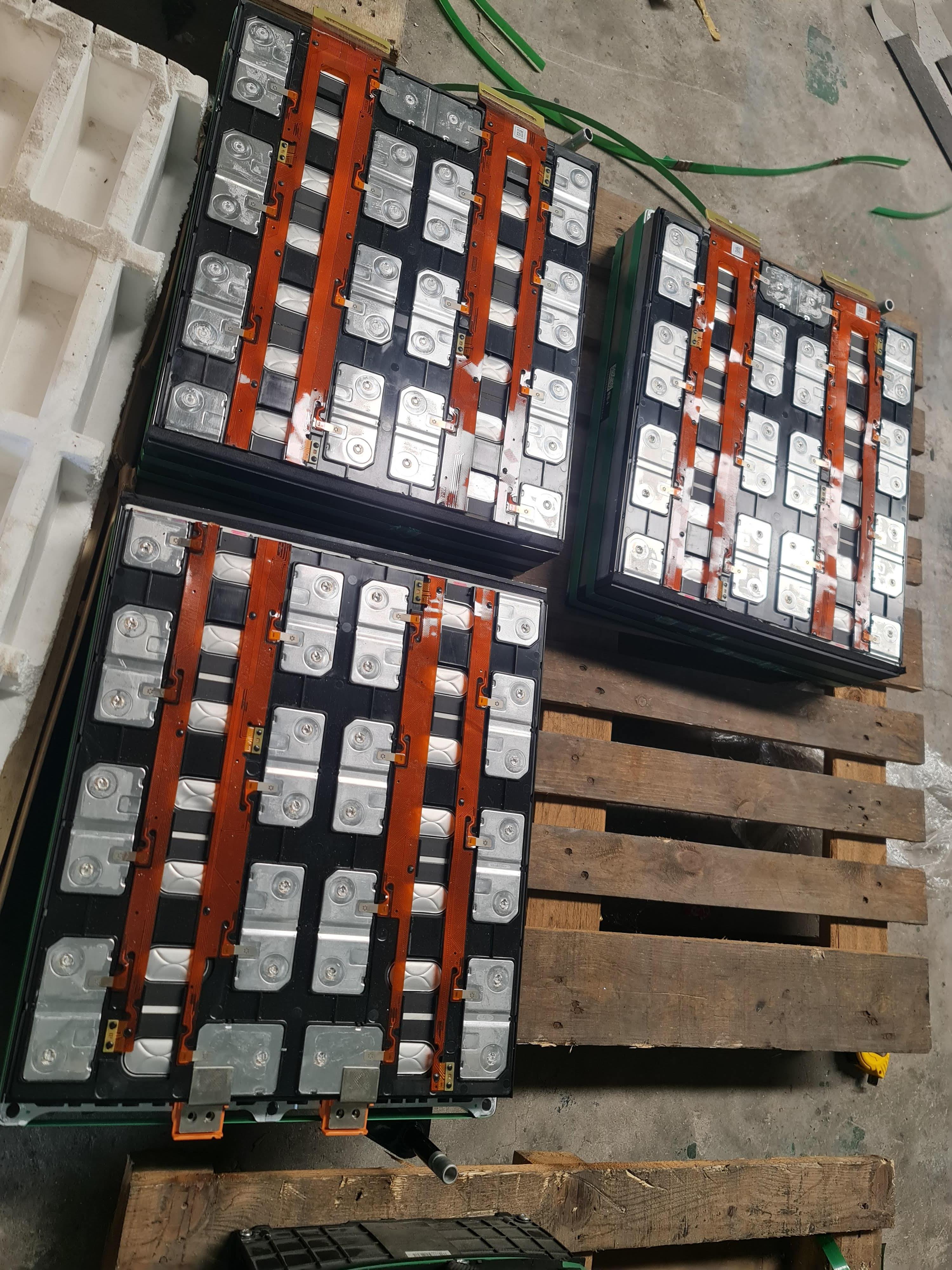 ลิเทียมแบตเตอรี่ NMC CATL 243Ah 48v สำหรับทำแบตเตอรี่รถโฟล์ค ลิฟท์ไฟฟ้า แบบยืนขับ นังขับ 1.5 ตัน - 2.5 ตัน เทียบเท่าแบตแห้งเดิม 340Ah