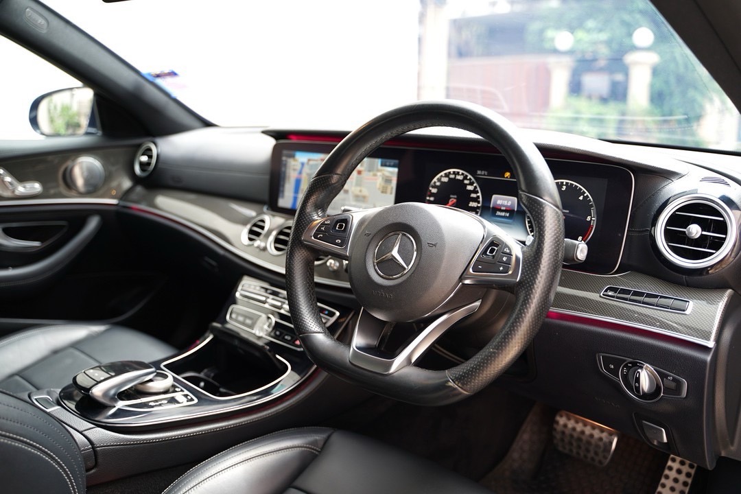Mercedes Benz E220d AMG Dynamic W213 ปี 2017