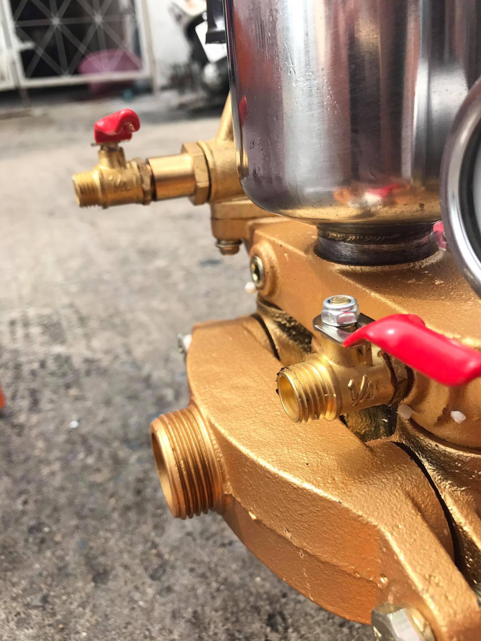 ปั๊มพ่นสามสูบ รุ่น KT-TF-30-2in1 (ธรรมดา/ออโต้) ขนาด 1"