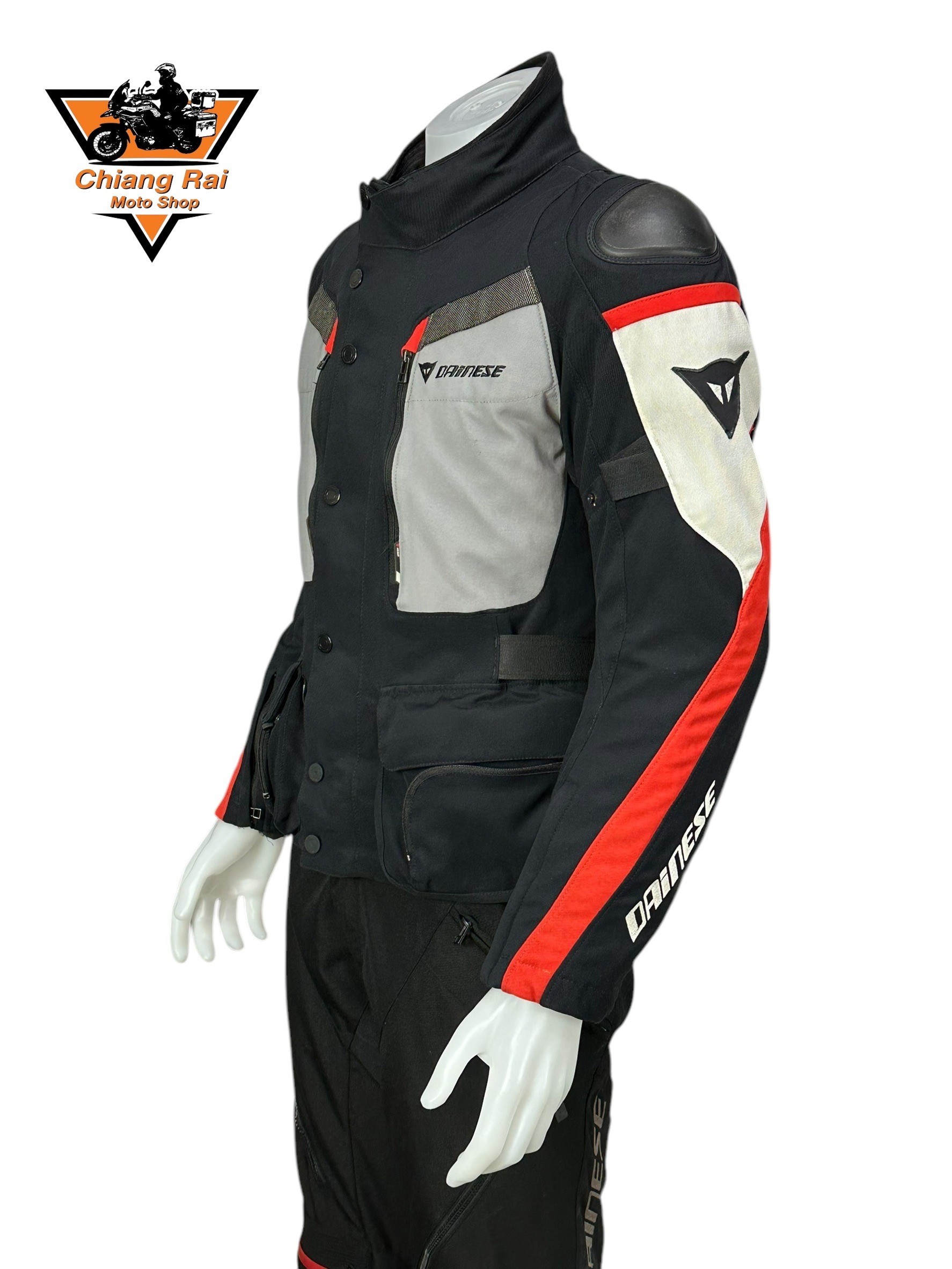 ชุดสำหรับขี่มอเตอร์ไซด์ (มือสอง) SET 027 ชุดทัวริ่ง เสื้อการ์ด + กางเกง ยี่ห้อ***dainese***