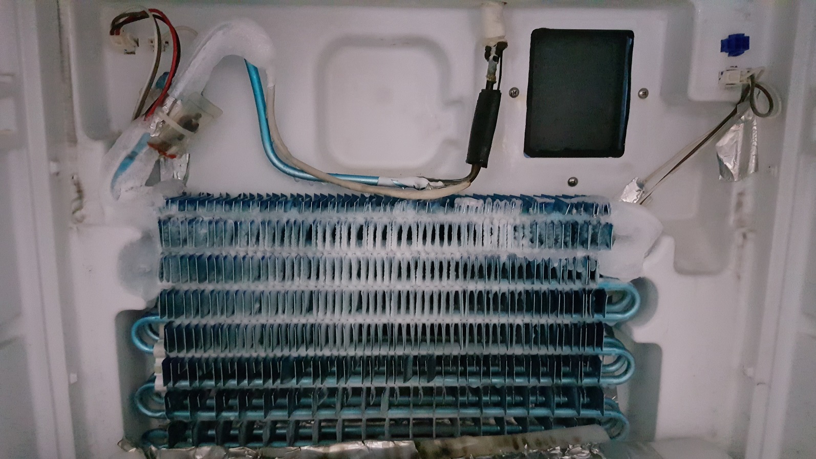 ซ่อมตู้เย็น ยี่ห้อ EASTINA รุ่น AR-4304SS