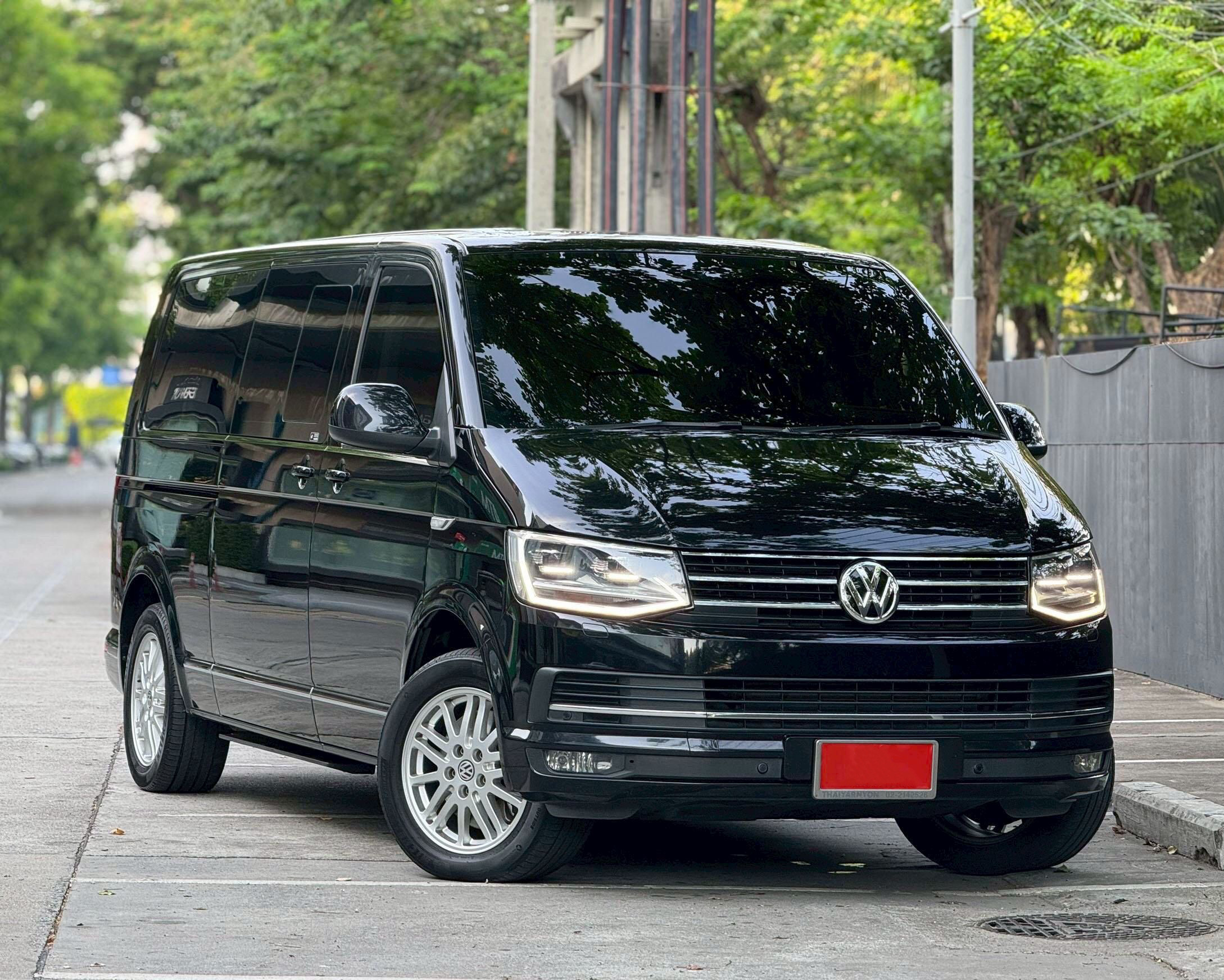 Volk Caravelle 2.0 T69 AT สีดำ ปี 2020 จด2021