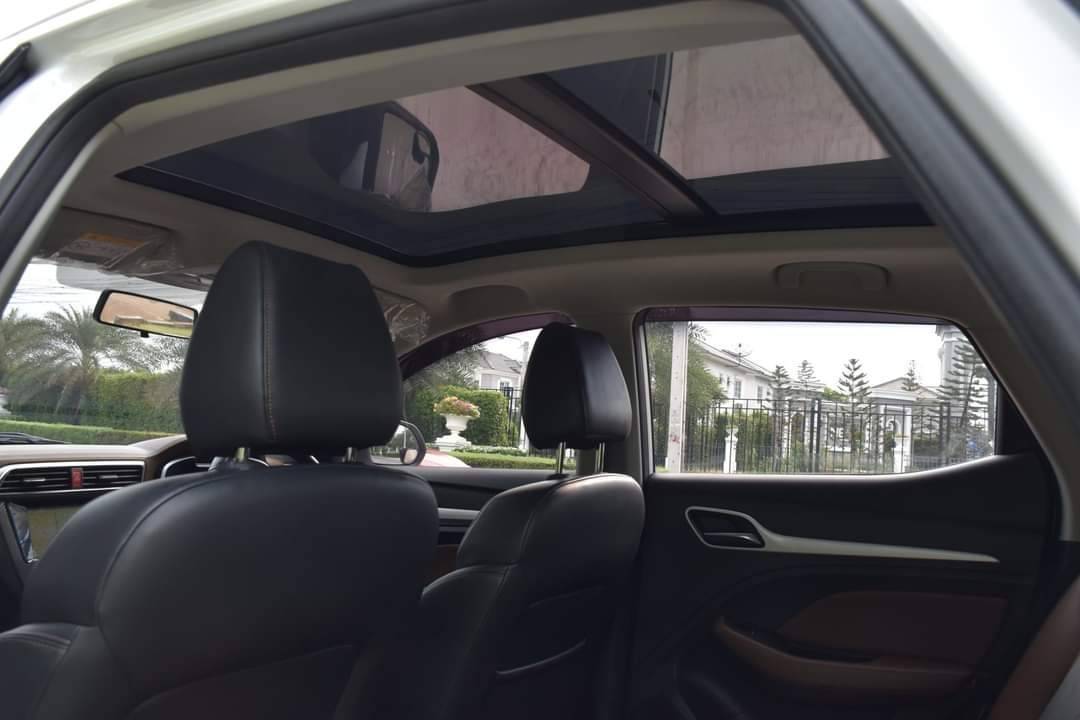 MG ZS 1.5X SUNROOF TOP ปี2018