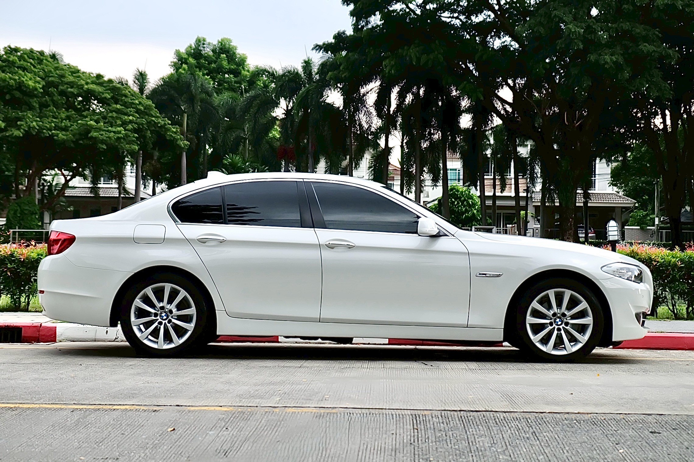 Bmw F10 520i LCI Twin Turbo ปี 2013