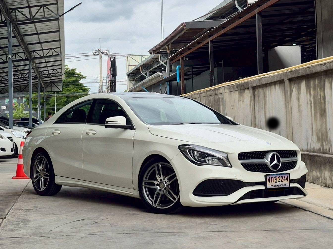 Mercedes-Benz CLA250 AMG Dynamic โฉม W117 ปี 2017