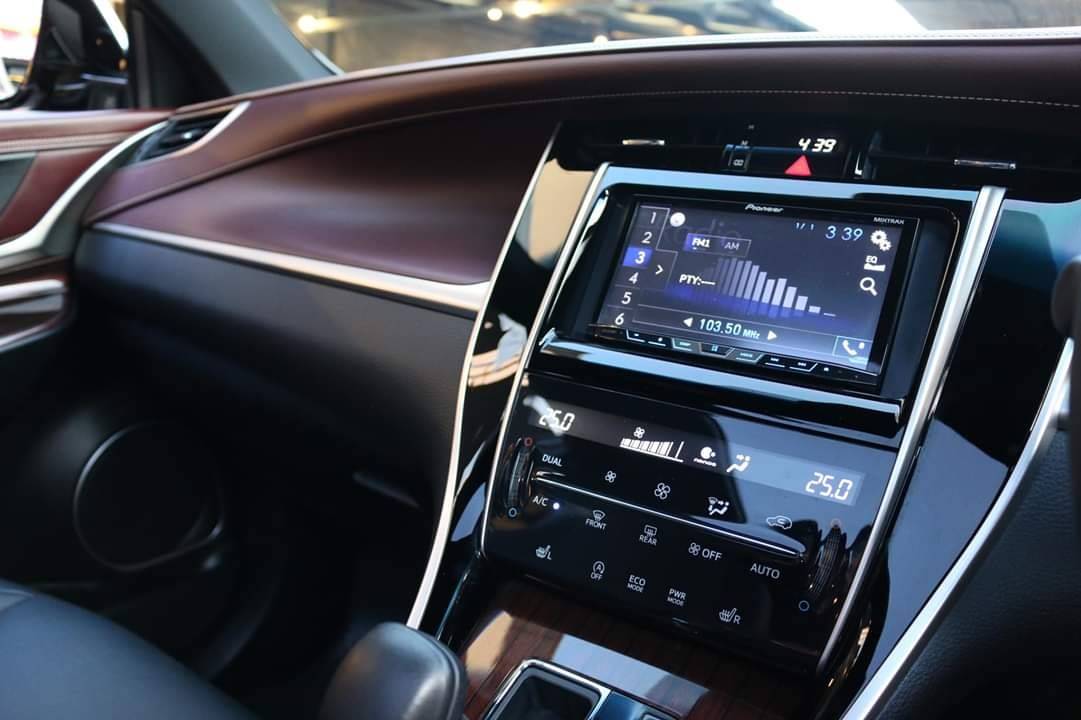 Toyota Harrier 2.0 Premium ปี 2015
