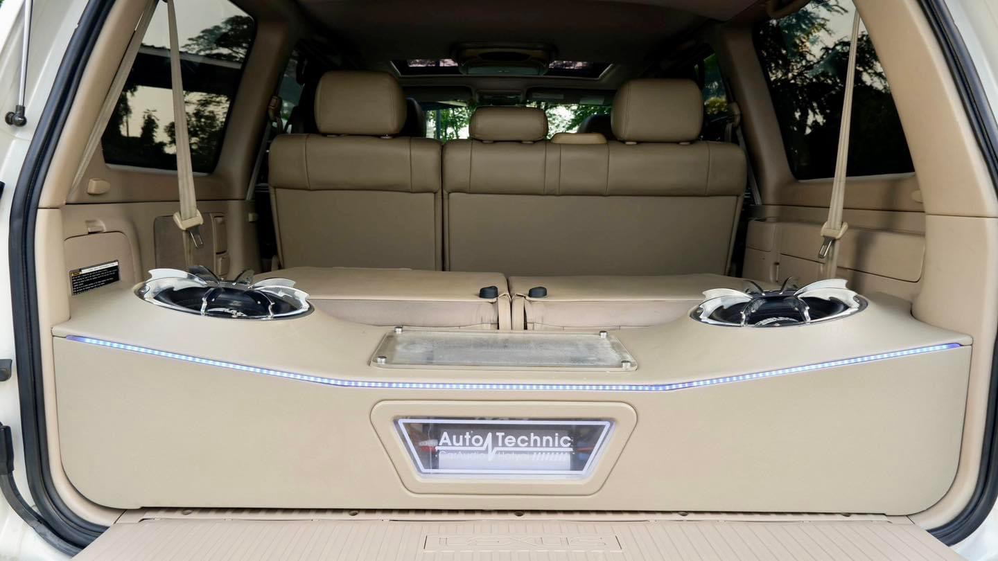 Lexus LX470 4.7L Cygnus รถออกห้าง Lexus Thailand ปี 2001