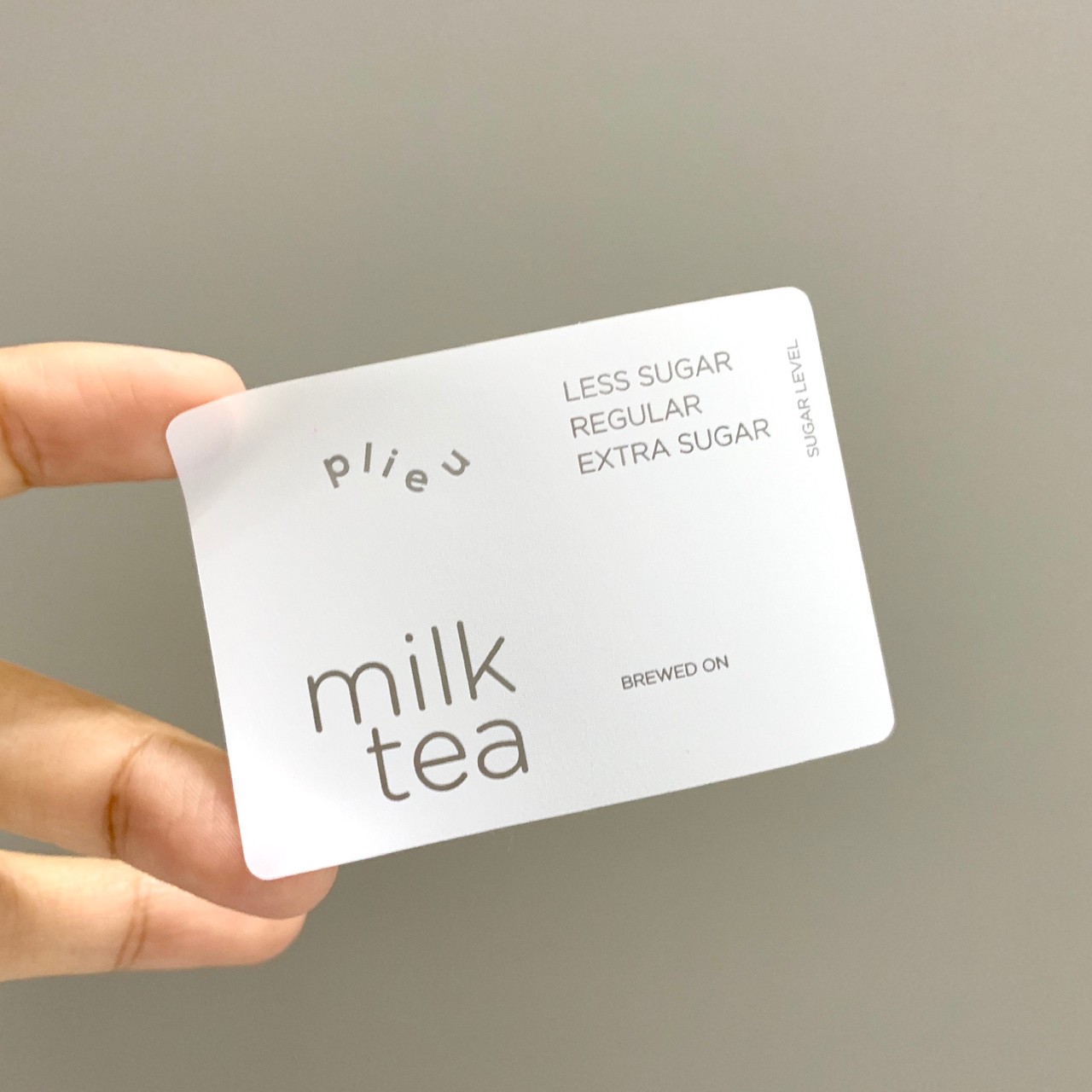 ฉลากสินค้าใสตัวหนังสือขาว สติ๊กเกอร์ใสพิมพ์สีขาว พิมพ์หมึกขาว