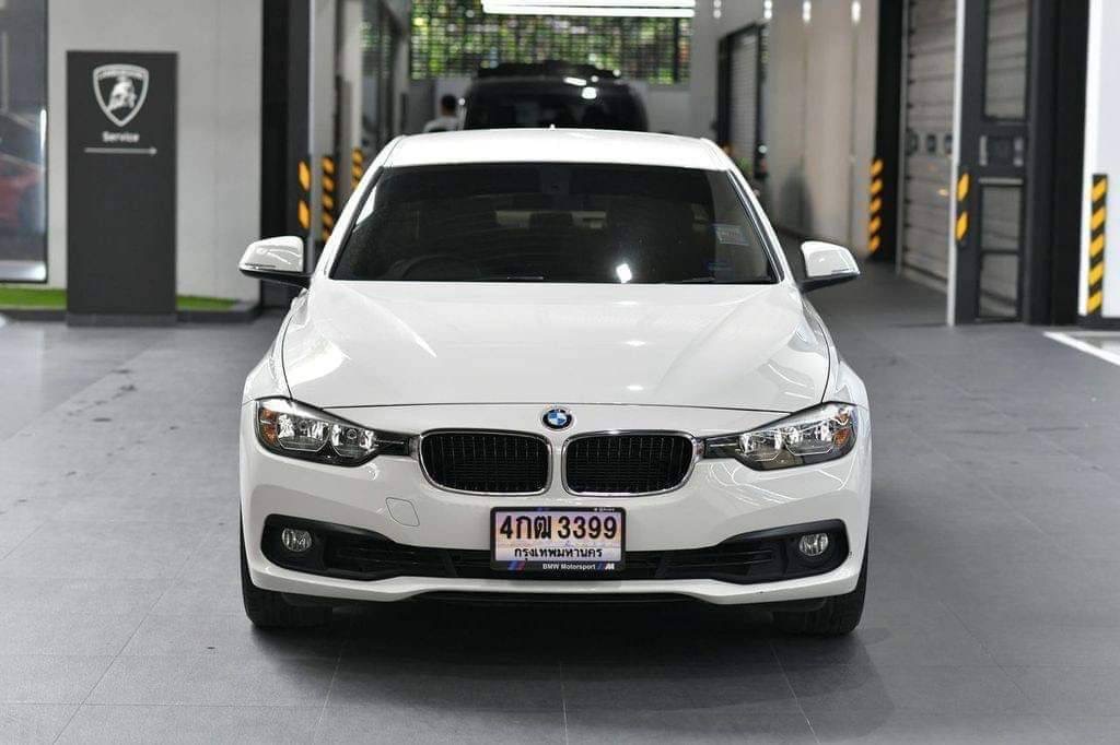 BMW 318i LCI F30 ปี 2017