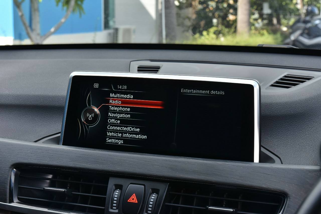Bmw X1 sDrive18d ปี 2017