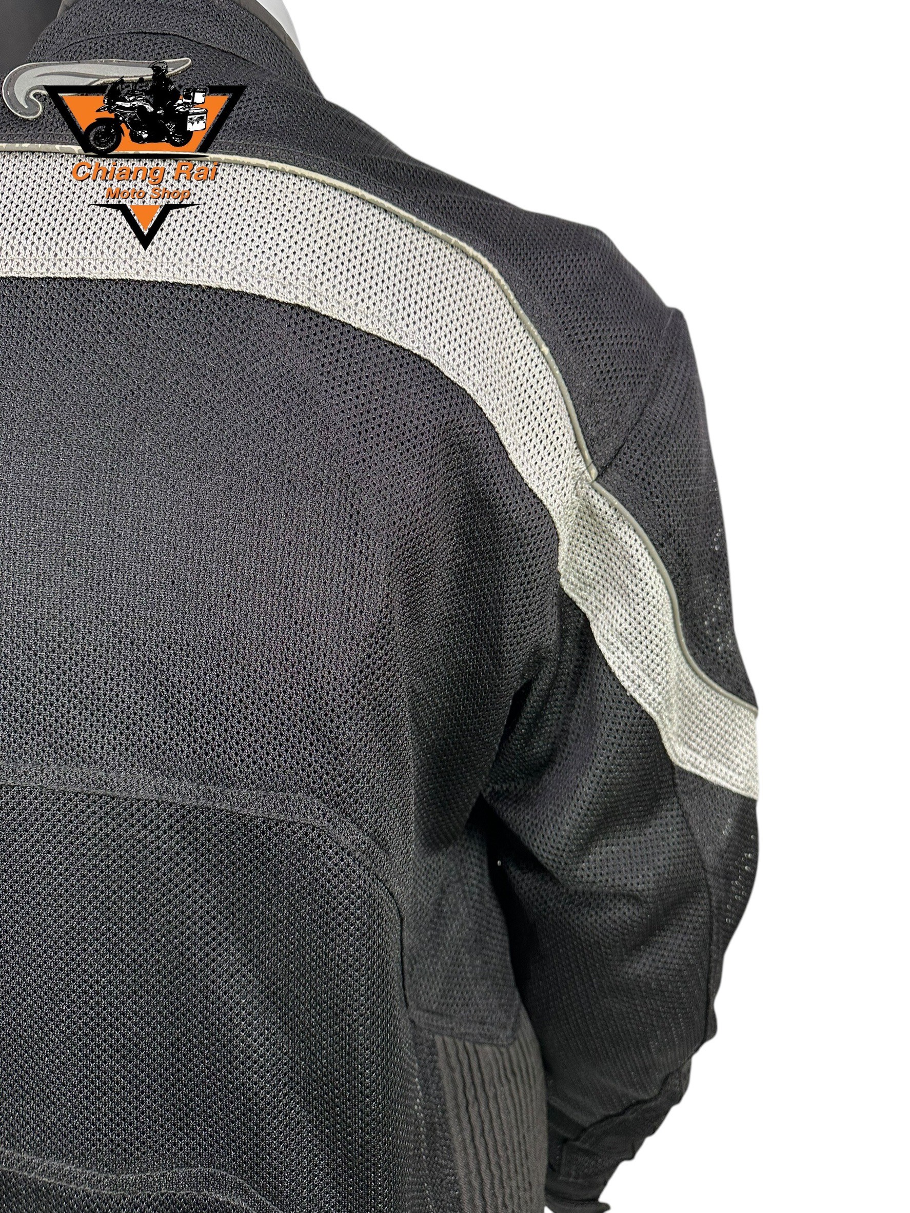 เสื้อขี่มอเตอร์ไซด์( มือสอง) RCSA 992 : อก 48" ยาว 27" (L) **FULMER**