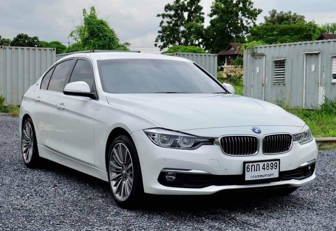 BMW F30 330e Plug-In Luxury Package ปี 2017