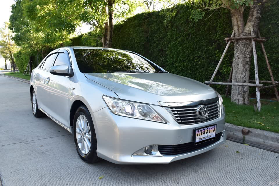 TOYOTA CAMRY 2.0G ปี2014