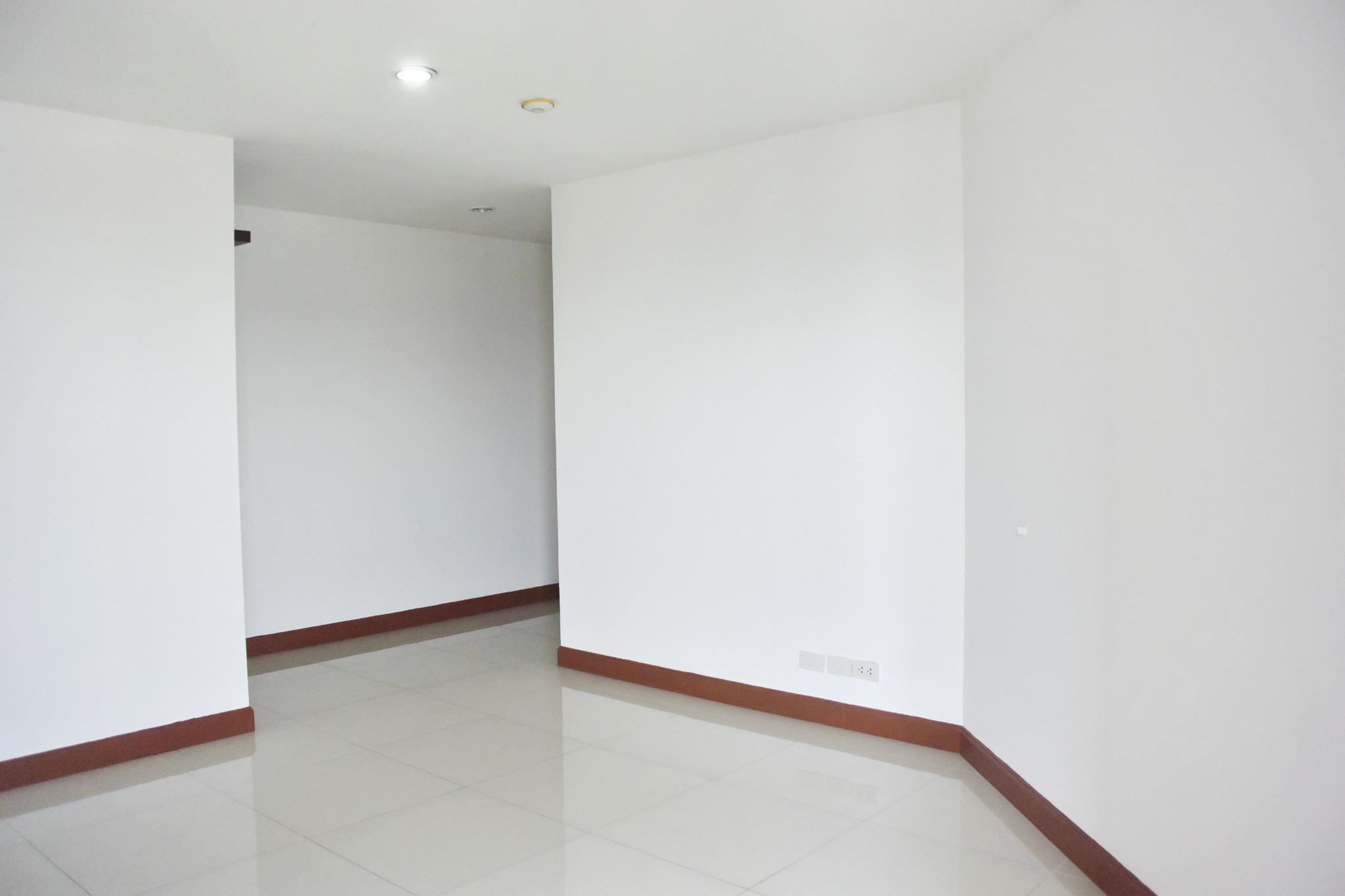 ขายคอนโด ตรงข้าม พาต้าปิ่นเกล้า เข้าซอย 400 เมตร