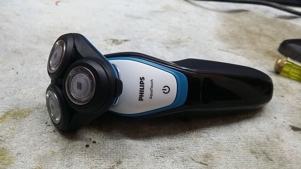 ซ่อมเครื่องโกนหนวด ยี่ห้อ PHILIPS รุ่น S5070 อาการเปิดไม่ติด