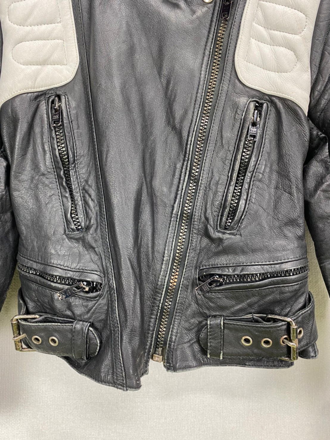 เสื้อการ์ดสำหรับขี่มอเตอร์ไซด์( มือสอง) RCSS 028: อก 34" ยาว 24" ** No Brand **