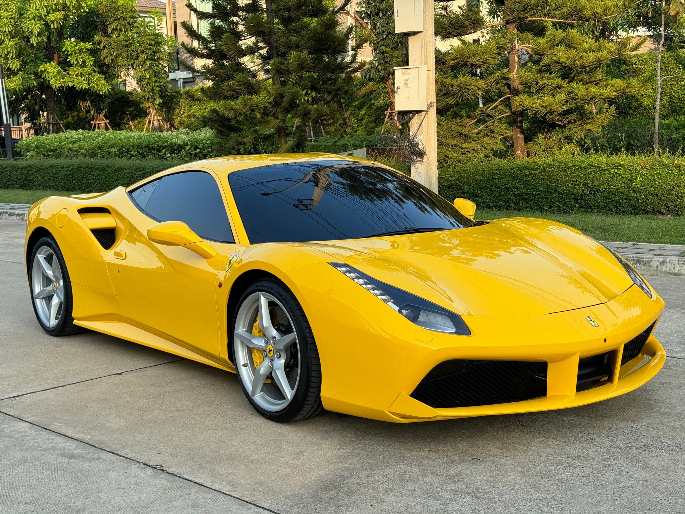 Ferrari 488 GTB V8 ปี 2017