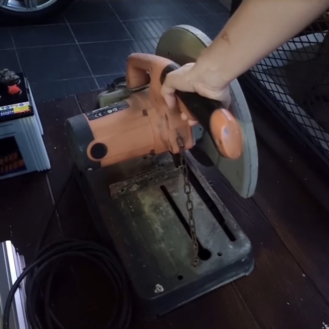 ตัวแปลงไฟ 12V เป็นไฟบ้าน 220V ขนาด 3,000W ยี่ห้อ WE POWER MAX