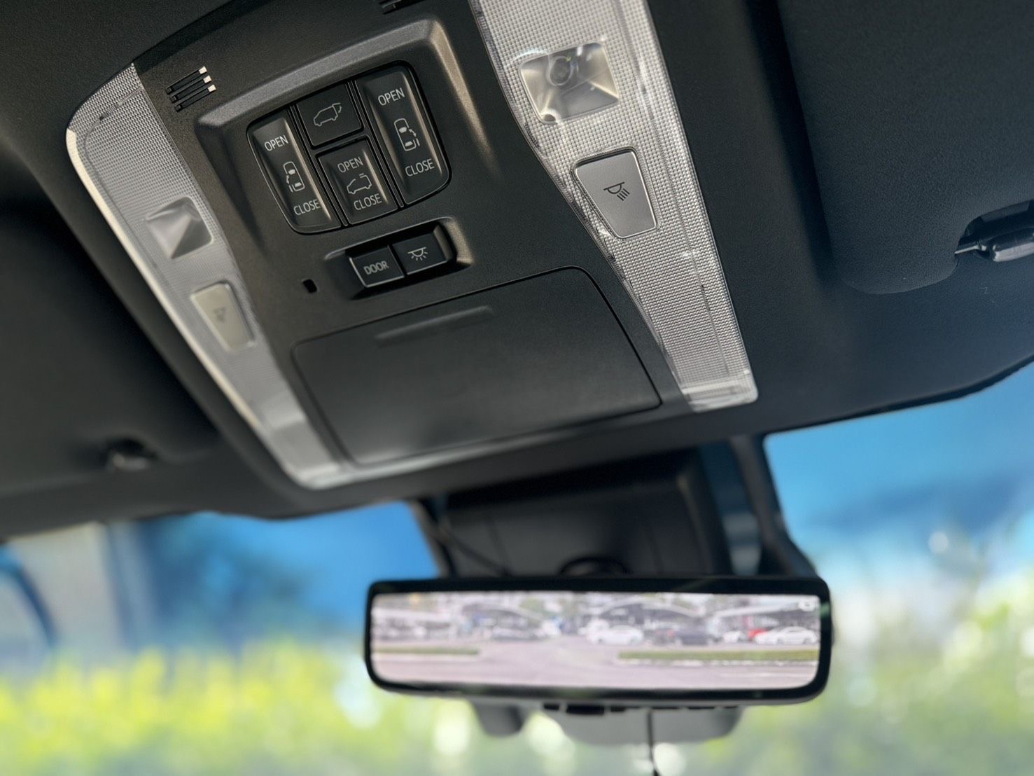 Lexus LM300h (7 Seat) ปี 2021