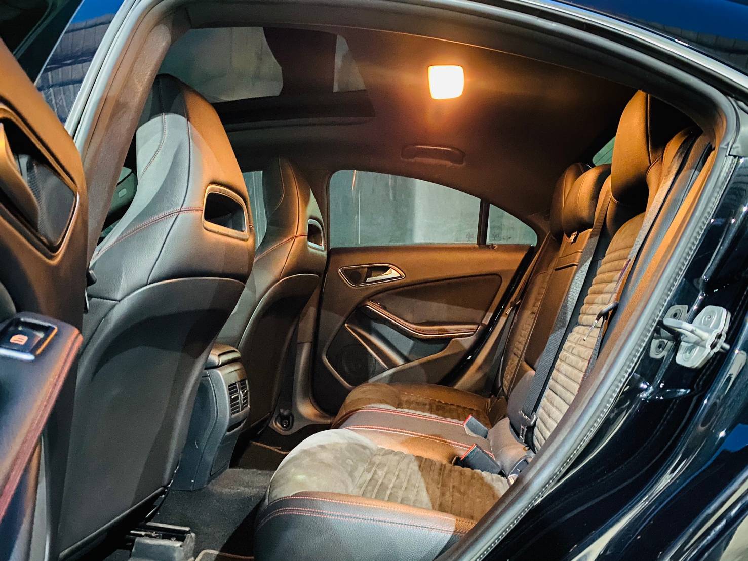 MERCEDES BENZ CLA250 โฉม W117 ปี 2017