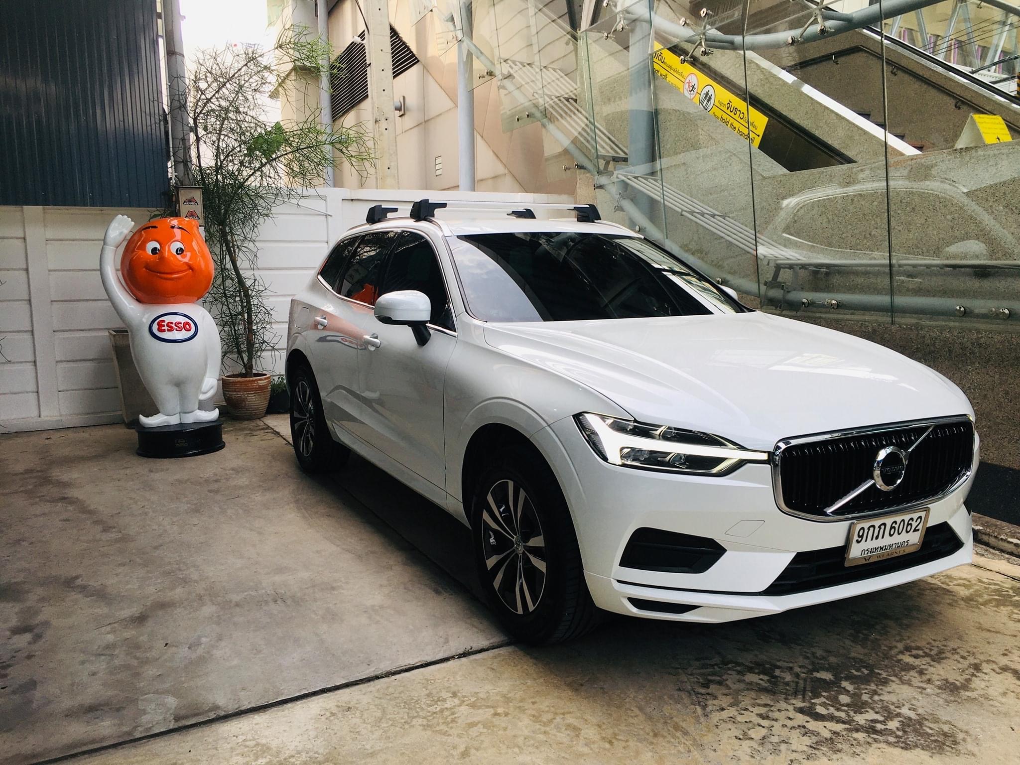 VOLVO XC60 D4 AWD MOMENTUM 2.0 ดีเซล 190 HP ปี 2020