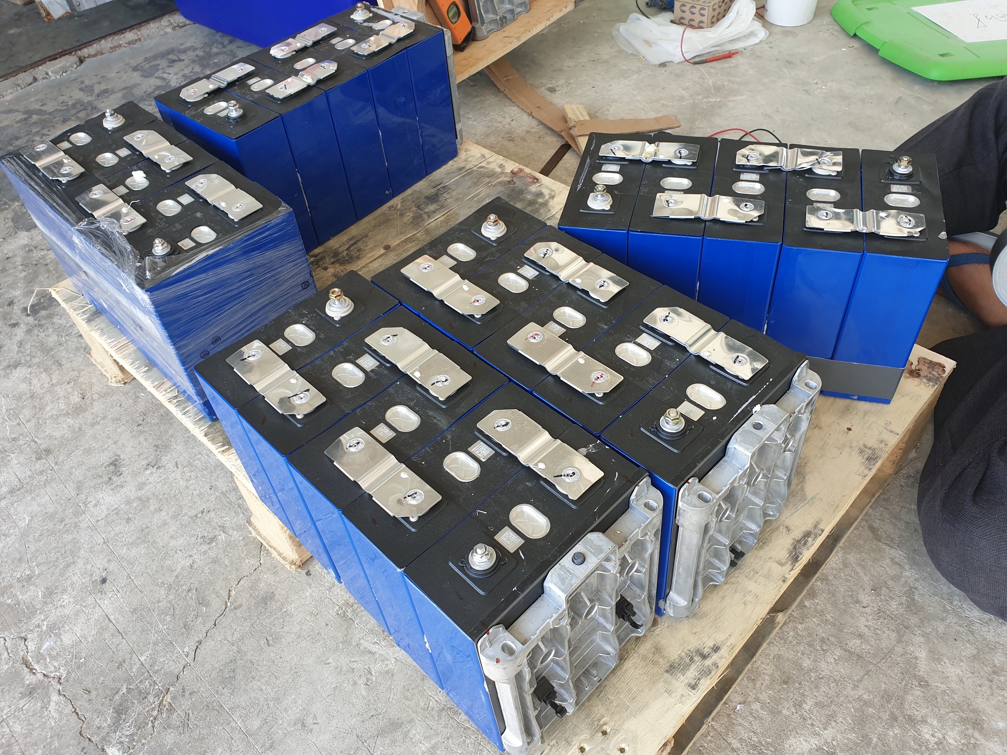 แบตเตอรี่ ฟอสเฟส 25s สำหรับโฟล์คลิฟไฟฟ้าคันใหญ่ ระบบ 80v ประกอบตามสั่ง