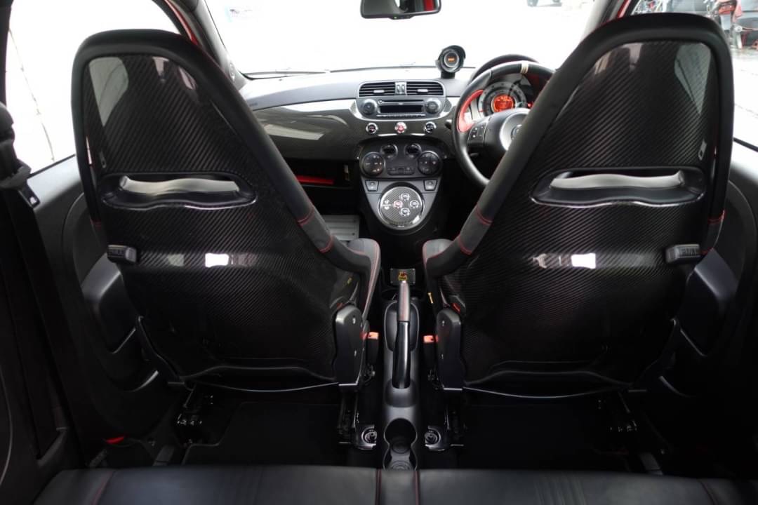 Fiat Abarth 695 Tributo Ferrari ปี 2011