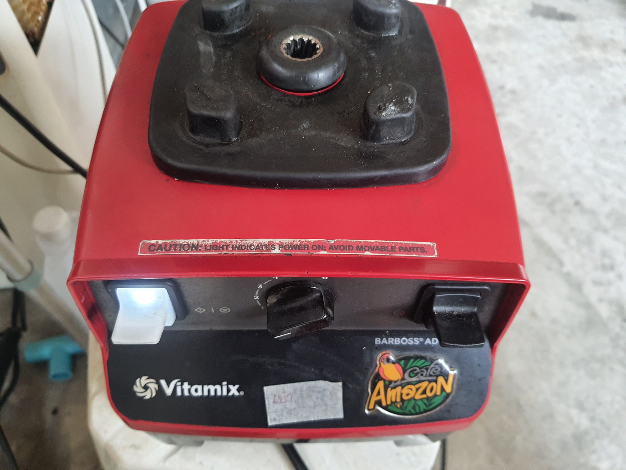 ซ่อมเครื่องปั่น ยี่ห้อ Vitamix รุ่น VM0127 อาการเครื่องทำงานแล้วมีเสียงดังผิดปกติ