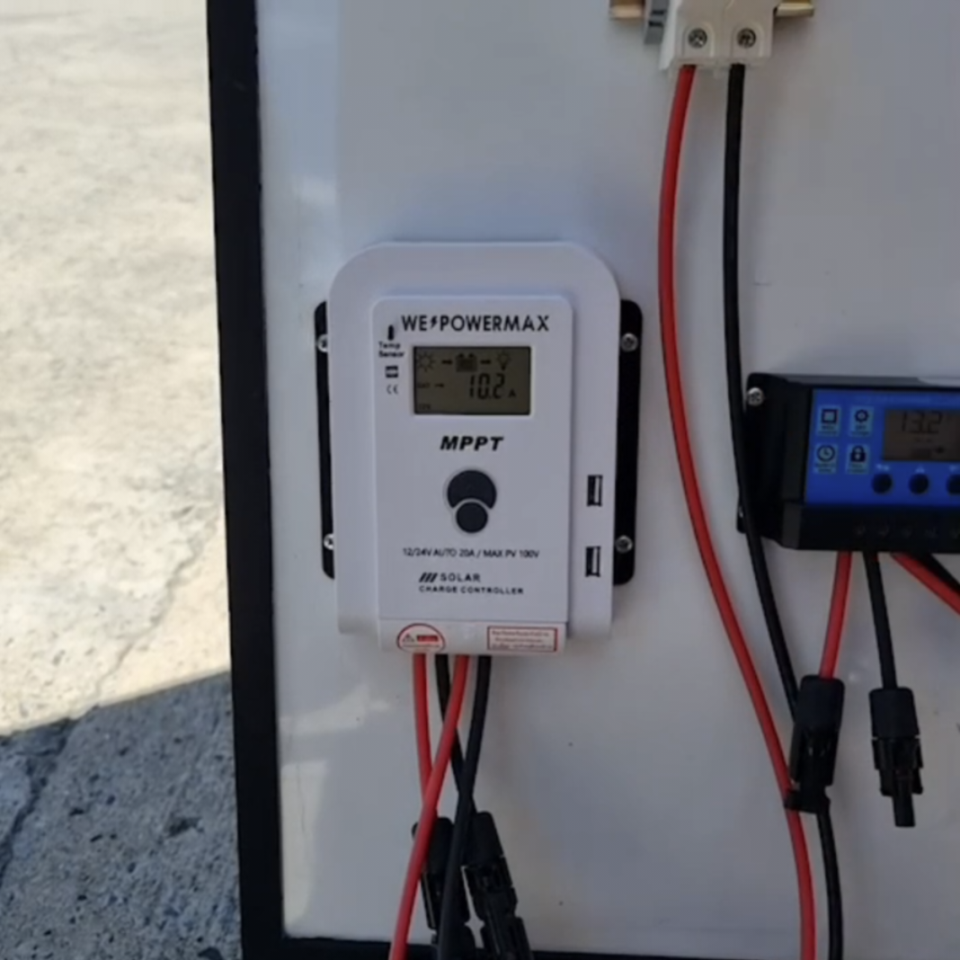 โซล่าร์ชาร์จเจอร์ วี เพาเวอร์ แม็คซ์