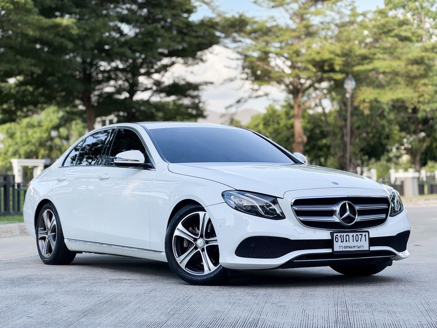 Mercedes Benz E220d (ดีเซลล้วน) Top W213 ปี 2017