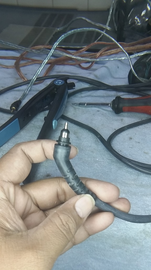 ซ่อมเครื่องหนีบถนอมเส้นผม ยี่ห้อ LESASHA รุ่น LS0359 อาการเปิดไม่ติด