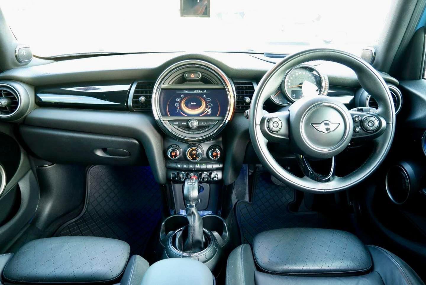 Mini Cooper SD F55 Hacth 5D ปี 2016