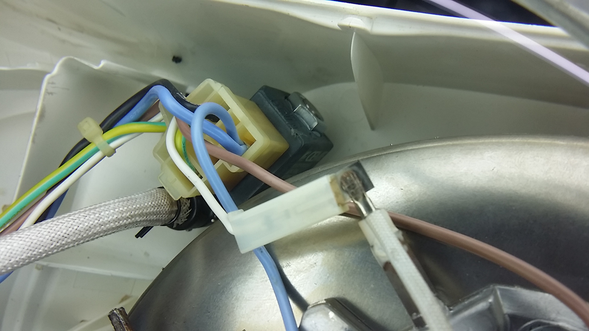 ซ่อมเตารีดไอน้ำ ยี่ห้อ TEFAL รุ่น GV5245 อาการเครื่องไม่ทำงาน