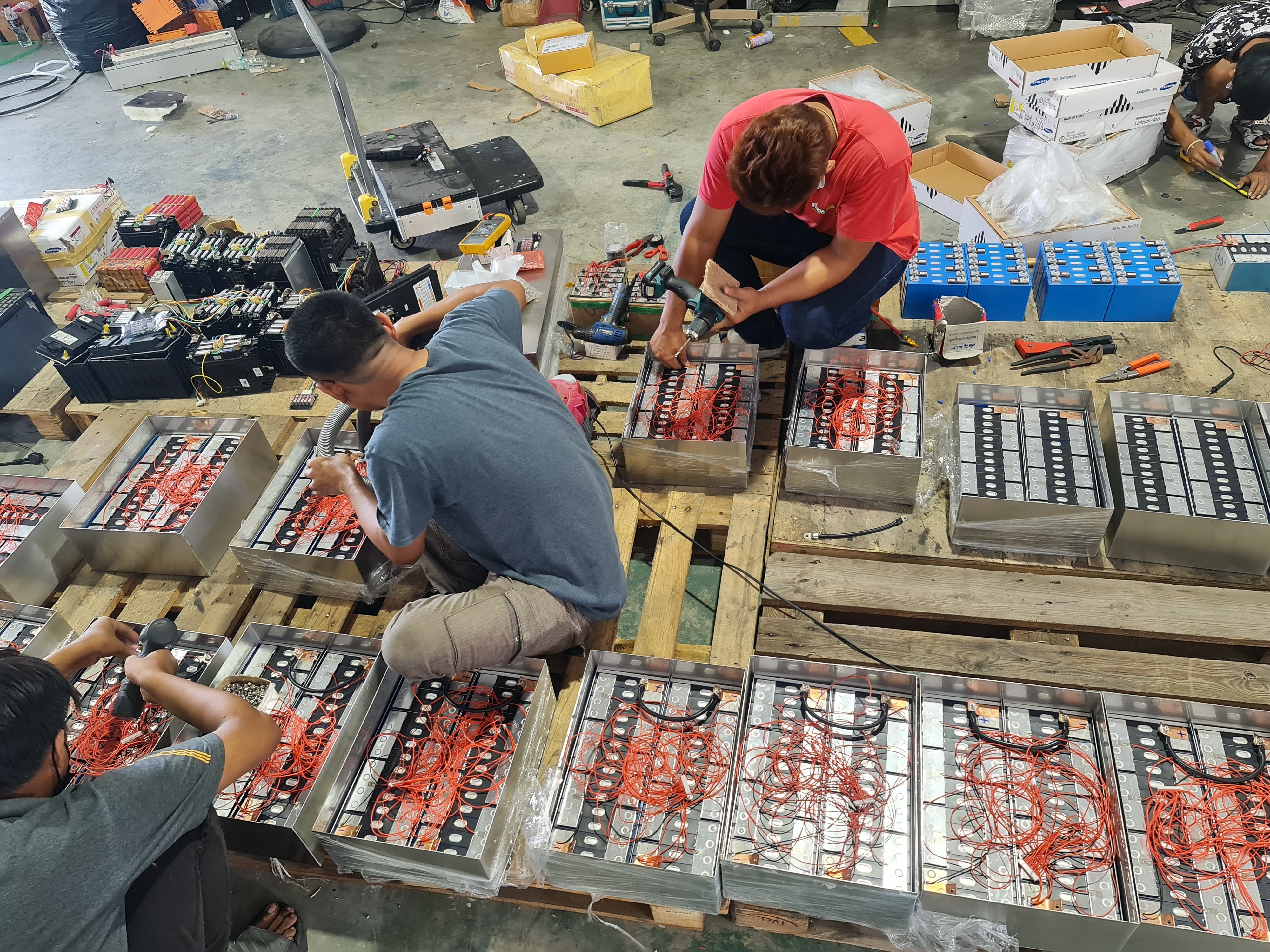 รถโฟล์คลิฟท์ไฟฟ้า. รถโฟล์คลิฟท์ไฟฟ้า แบตลิเธียม 24v 48v 60v 72v
