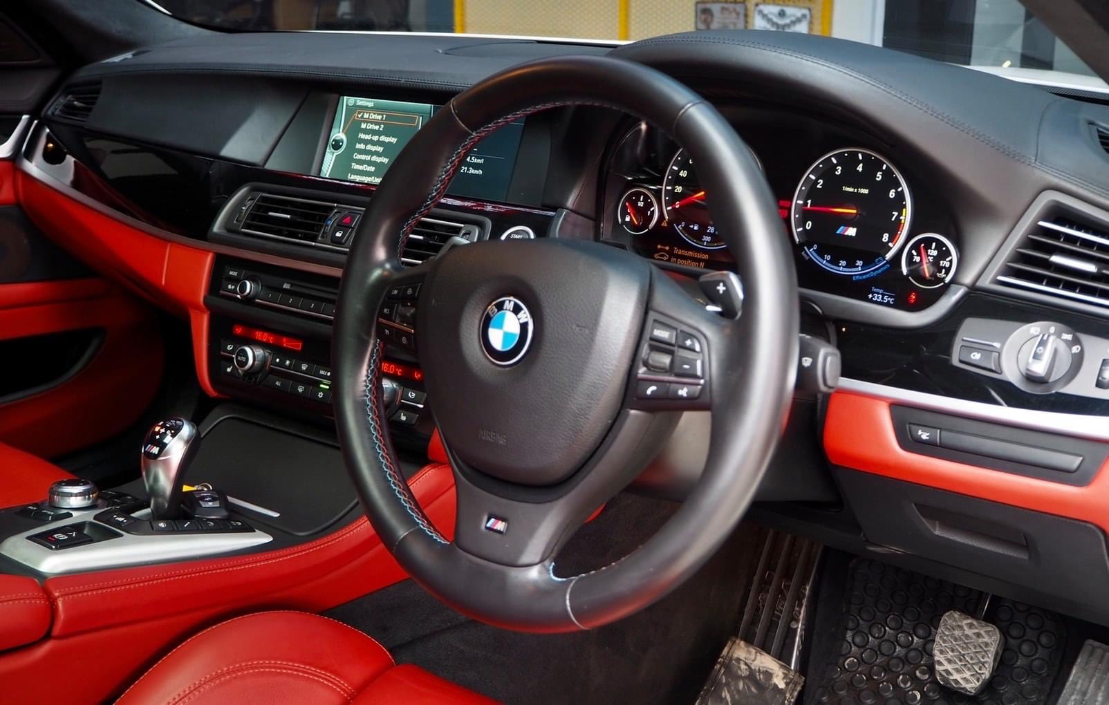 BMW M5 F10 ปี 2012