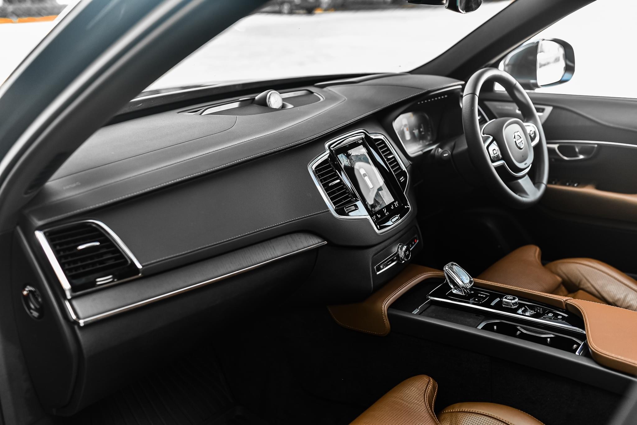 Volvo XC90 Recharge Plug-In Hybrid T8 Inscription ปี 2021