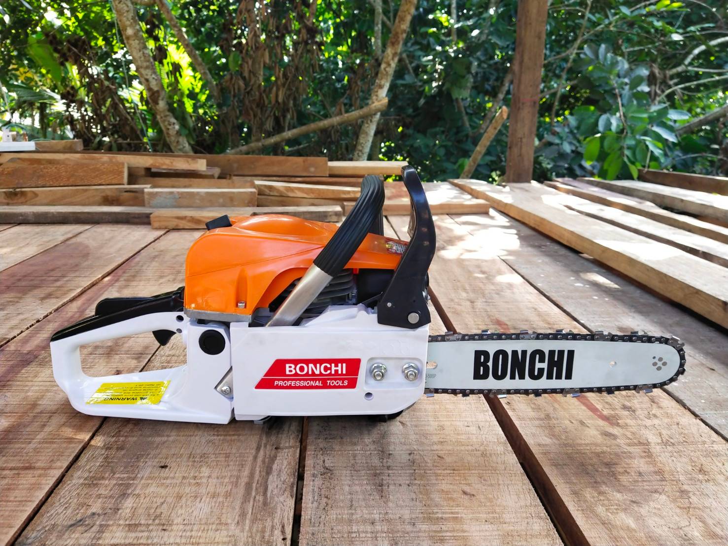 เลื่อยยนต์ Bonchi รุ่นเครื่องใหญ่ โซ่ 3 เส้น และ บาร์ 2 อัน