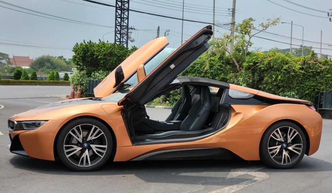 BMW i8 Roadster ปี 2018