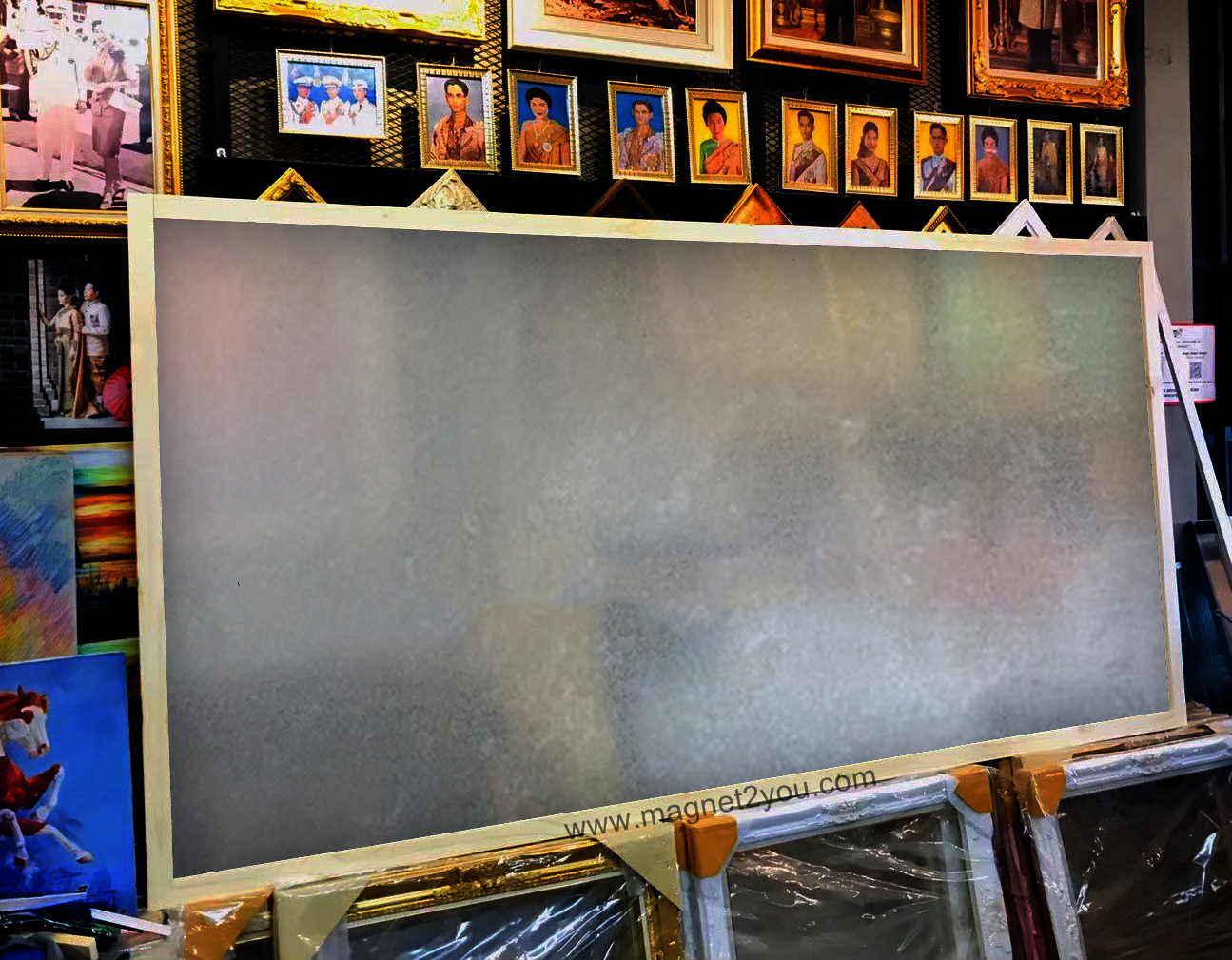 กระดานบรอนซ์ 120x240 ติดผนัง (โครง 4 MM) กรอบไม้สนเลือกสีได้