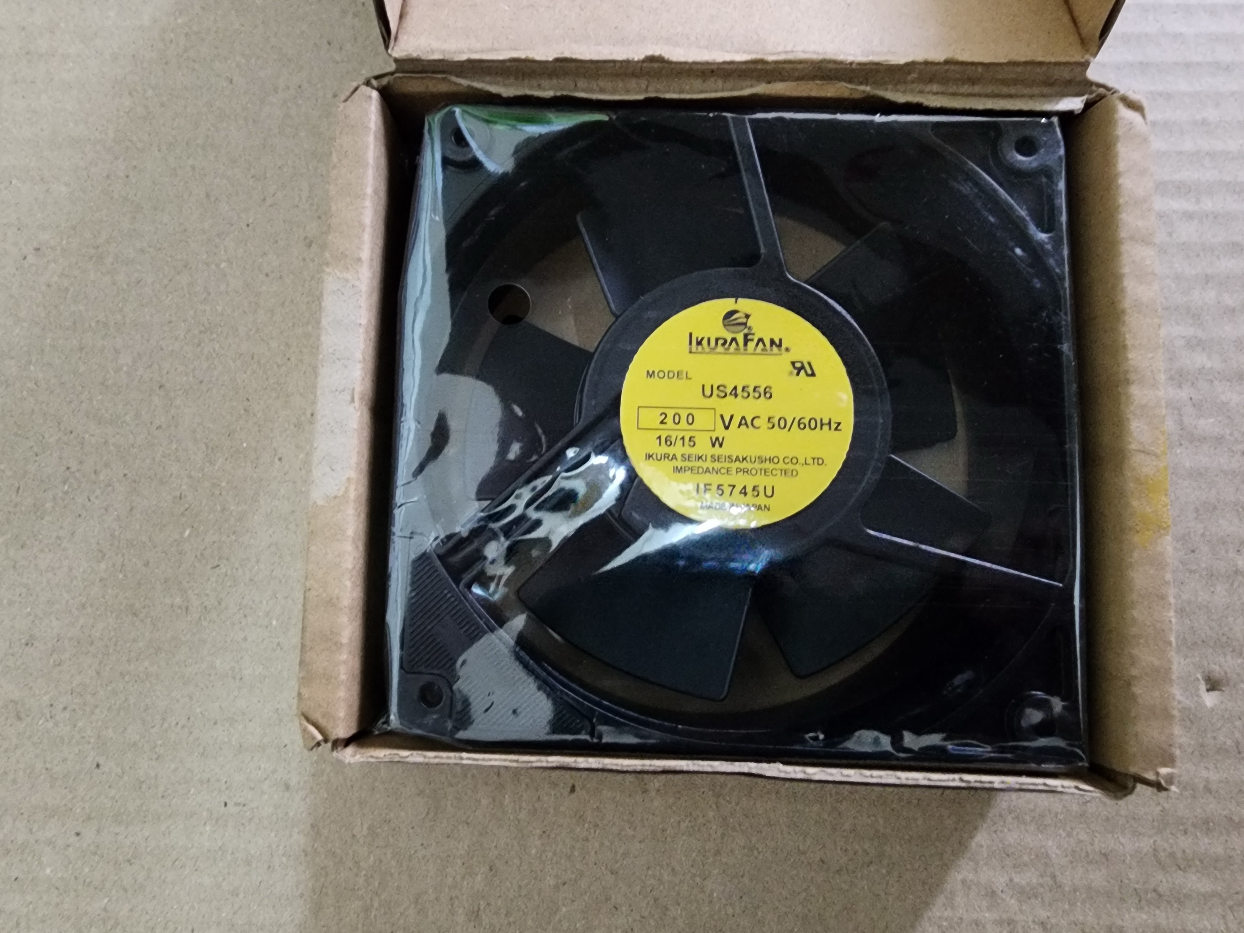 พัดลม IKURA Fan US4556 200Vac มีของพร้อมส่ง และ รุ่นอื่นรอของ 10 วัน