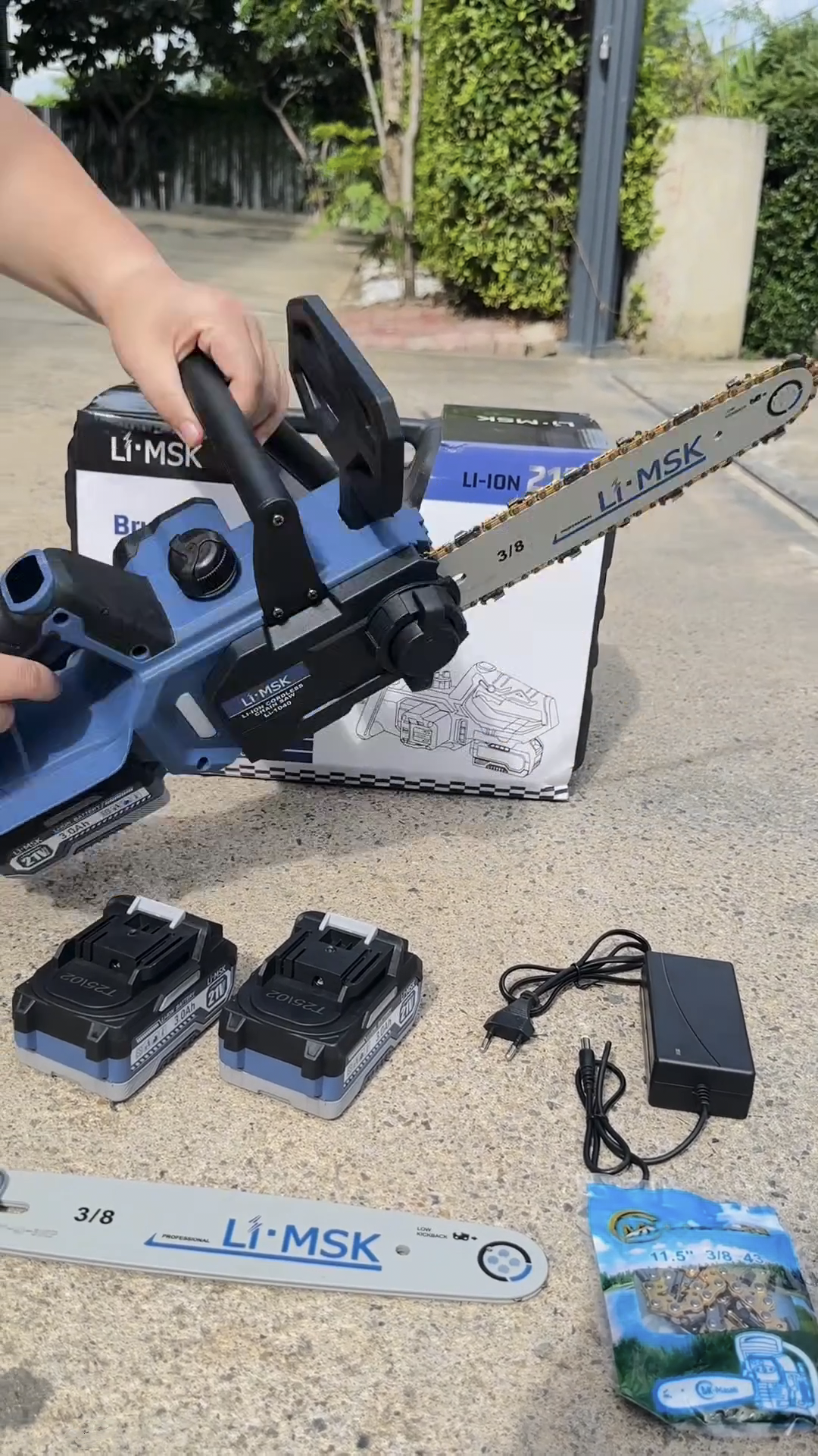 เลื่อยโซ่แบตเตอรี่ไร้สาย 21V ยี่ห้อ MASAKI รุ่น LI-1040