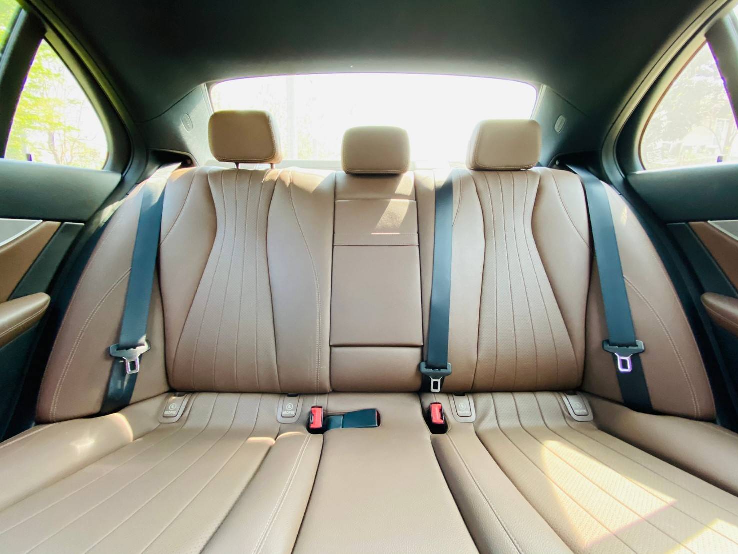 Mercedes-Benz E350e ปี 2017